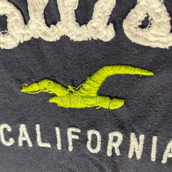 Hollister Black Short Sleeve Tee - Picture 3 of 8